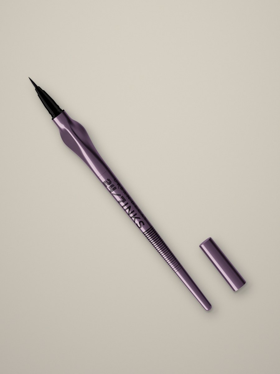 Urban Decay 24/7 Inks liquid eyeliner pen with its cap off